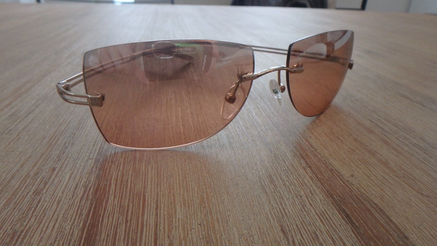 Occhiali & Lenti: Givenchy Sonnenbrille – Usato da Vaduz venduto da RapunzelLissi