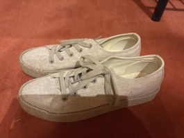 Stoffschuhe