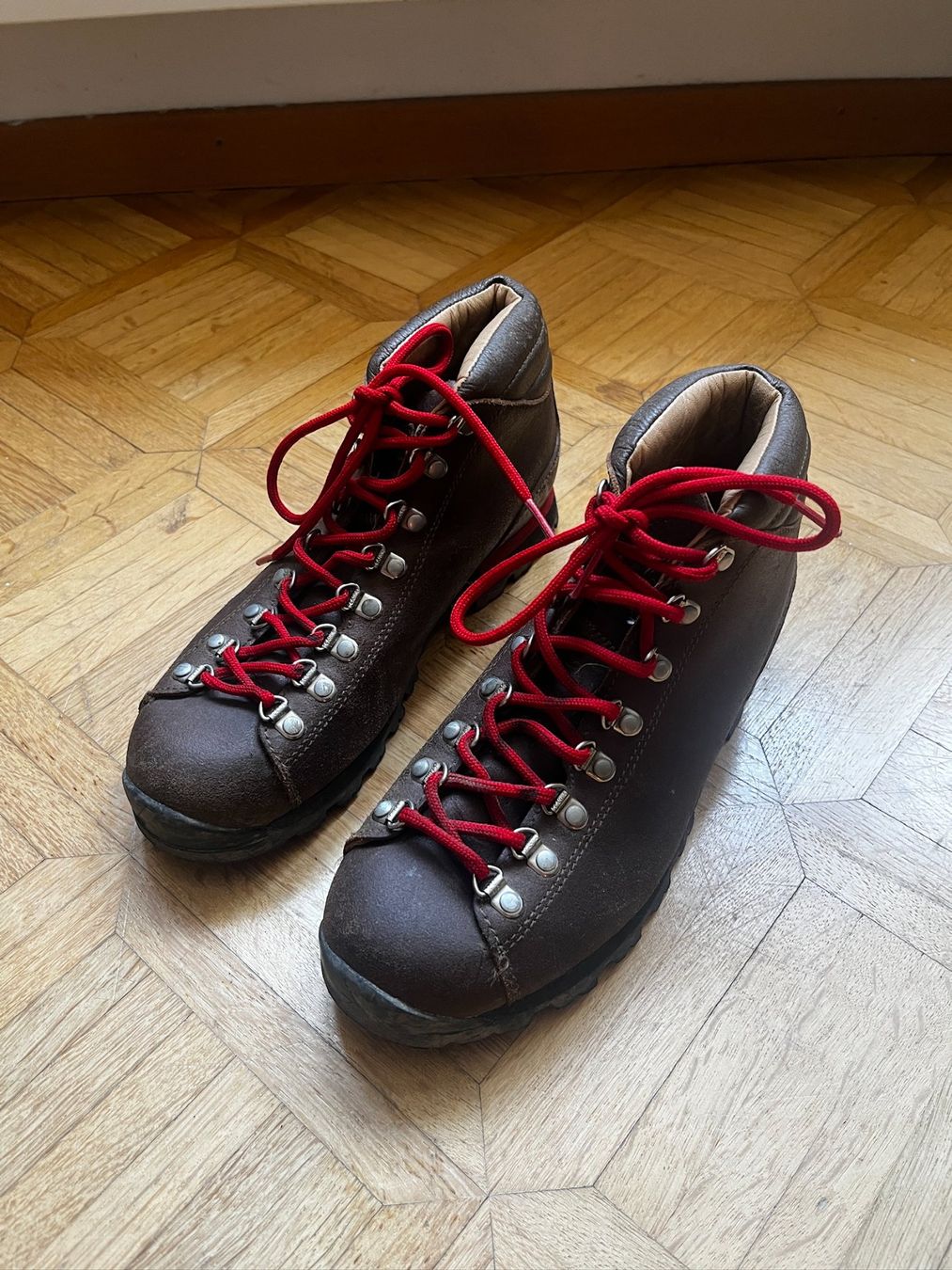 Scarpe da uomo: Scarpa Wanderschuhe Gr. 39.5 – Usato da Zürich venduto da Vreni007