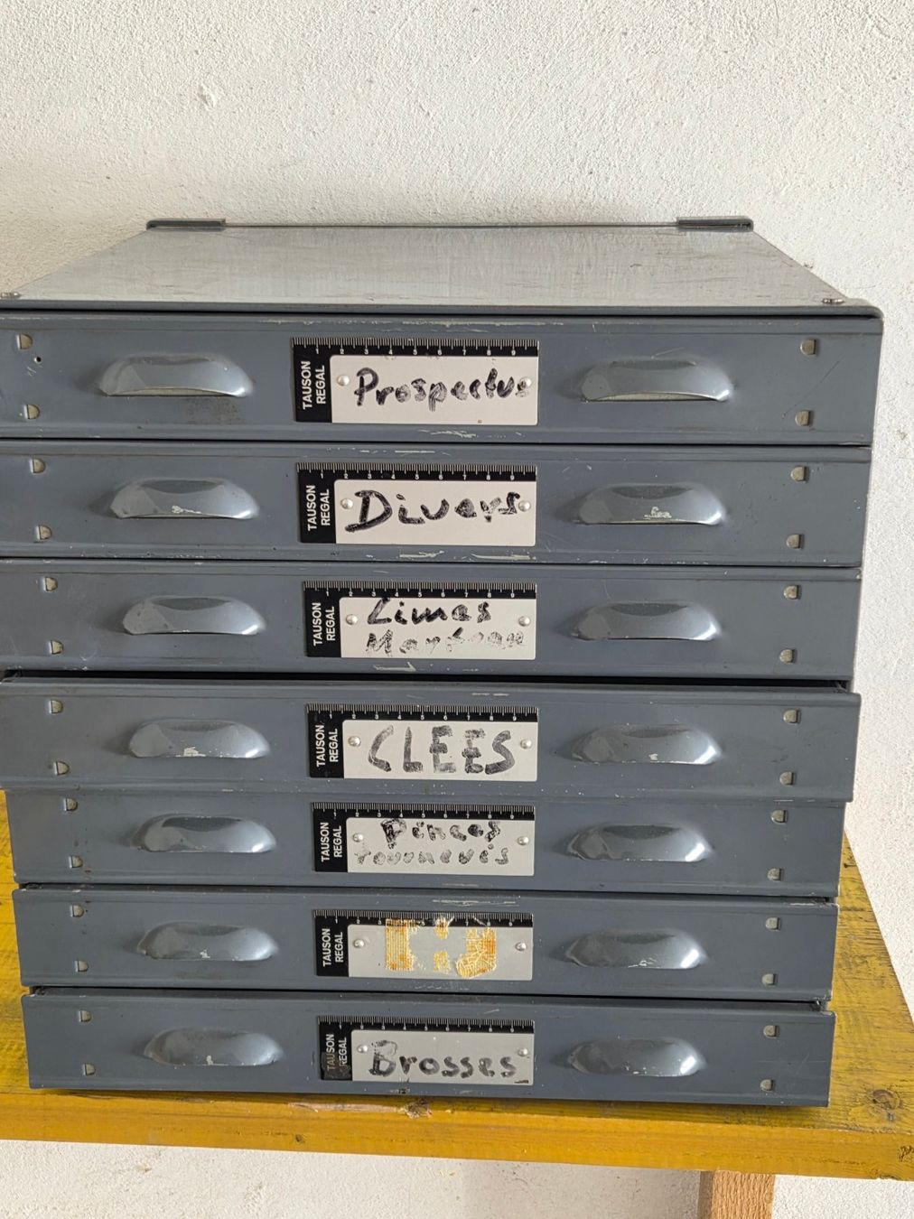 Armadi: Bleco (étagère Tauson :   tiroirs, rangement de – Usato da LA CHAUX DE FONDS venduto da mecano58