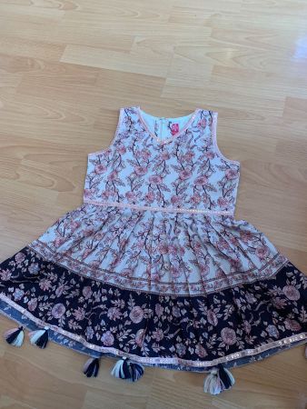 Magnifique robe neuve Shakti t. 9-12 mois