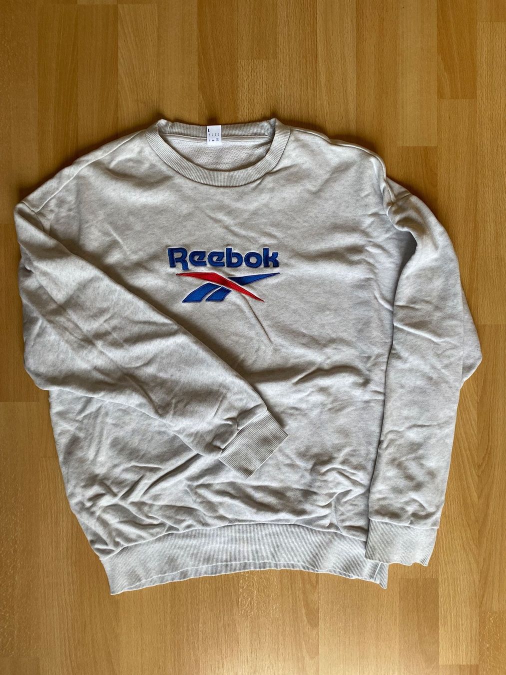 Reebok Pullover & Sweatshirts: Reebok Sweatshirt White Gray L – Gebraucht aus Bettens von loa_y9m6