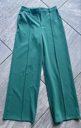 Stoffhose Grün – Wide Leg – High Waist