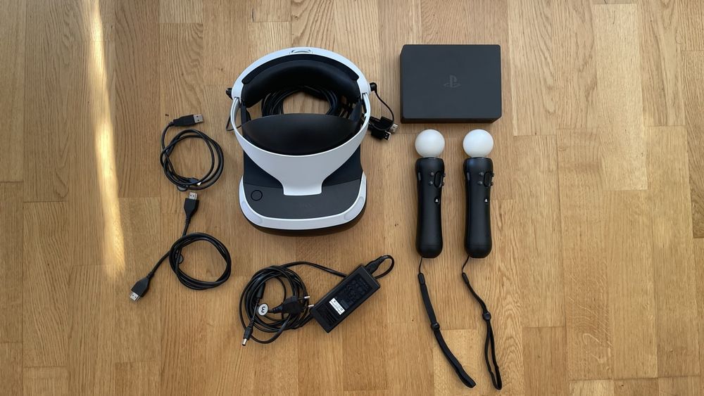 PS VR bundle - with two move controllers and ps4 Camera (Gebraucht) in ...