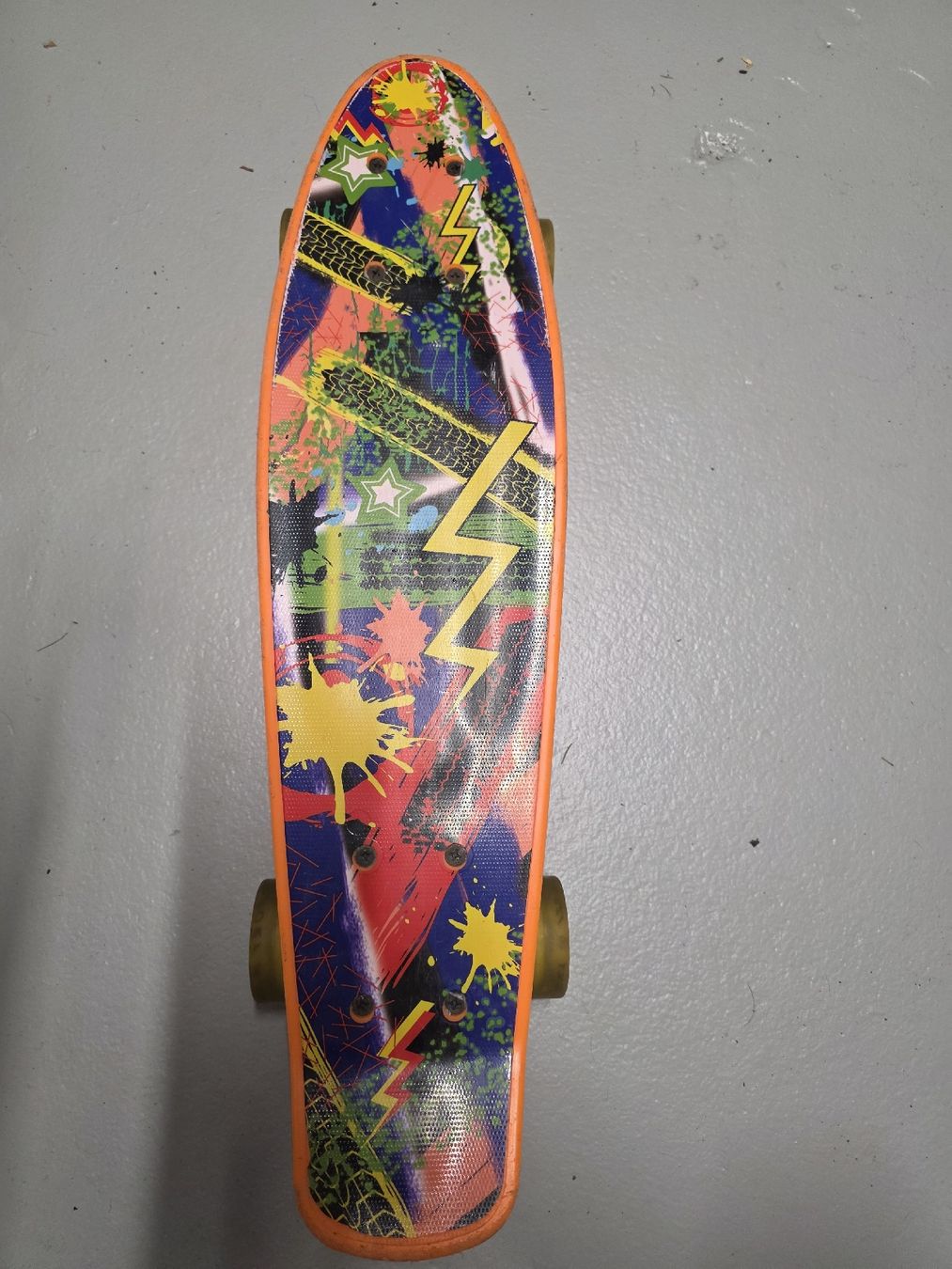 Skateboards: Kinder Skateboard mit LED – Usato da Birmensdorf ZH venduto da unrated07