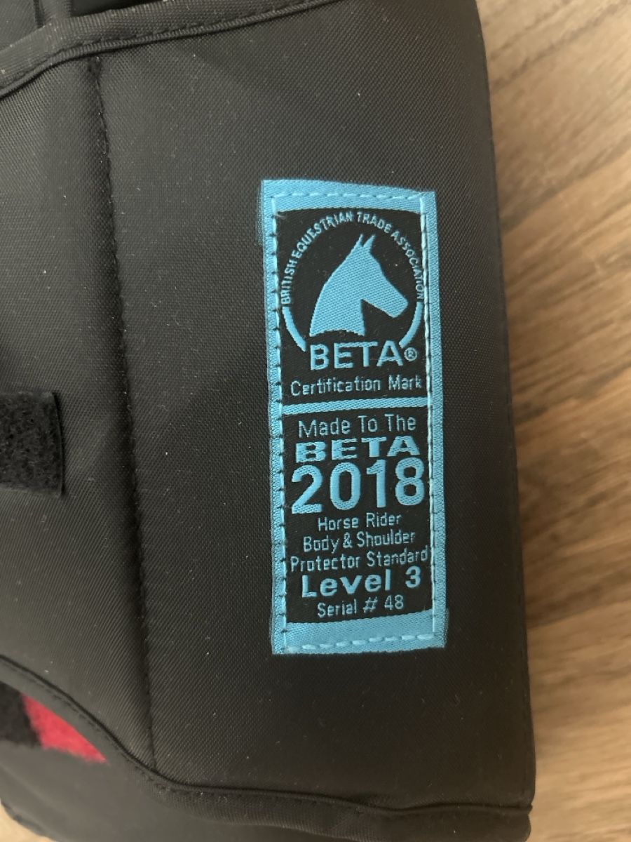 Protections: W.I.C. Reitschutzweste Kind Grösse S BETA 2018 Level 3 – D'occasion à Langnau am Albis par patmike72 2