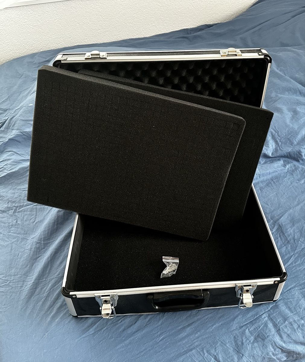 Valigie: Aluminium Case with Foam Inserts for Sale – Usato da Zäziwil venduto da Schafi98 2
