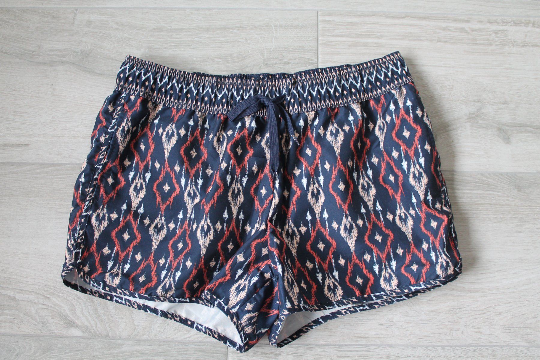 C&A Pantaloni: Short de plage neuf taille 42 – Nuovo (secondo la descrizione) da Chez-le-Bart venduto da jasse
