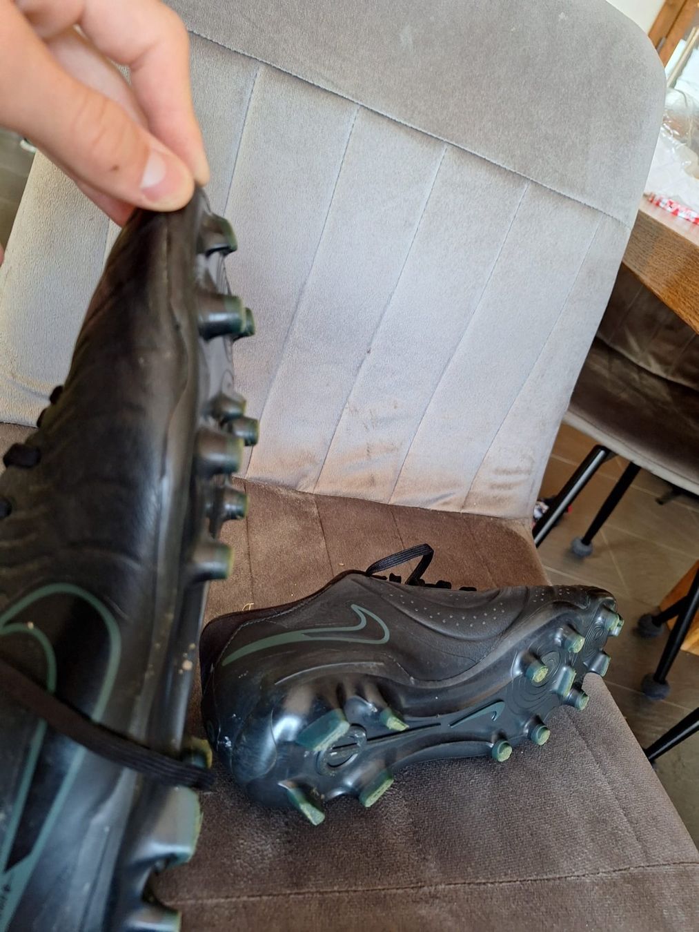 Nike Chaussures garçon: Fussballschuhe fast wie neu – D'occasion à Kirchenthurnen par Kunkis 2