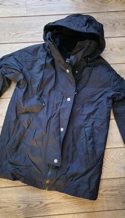 Neuwertige Regenjacke von Jack Wolfskin