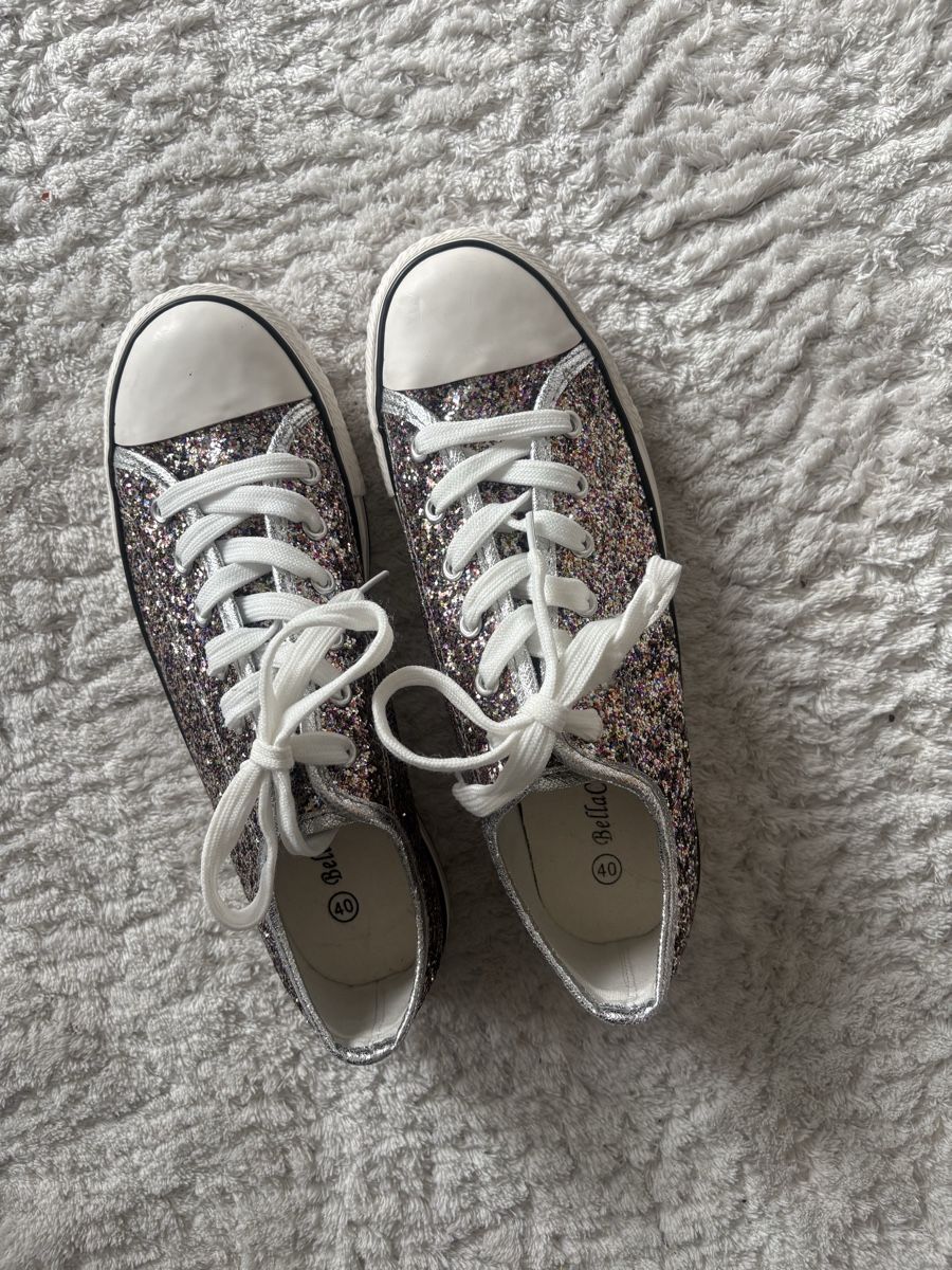 Scarpe da donna: Chucks mit Special Effekt Gr. 40 – Nuovo (secondo la descrizione) da Greifensee venduto da Habkern 1