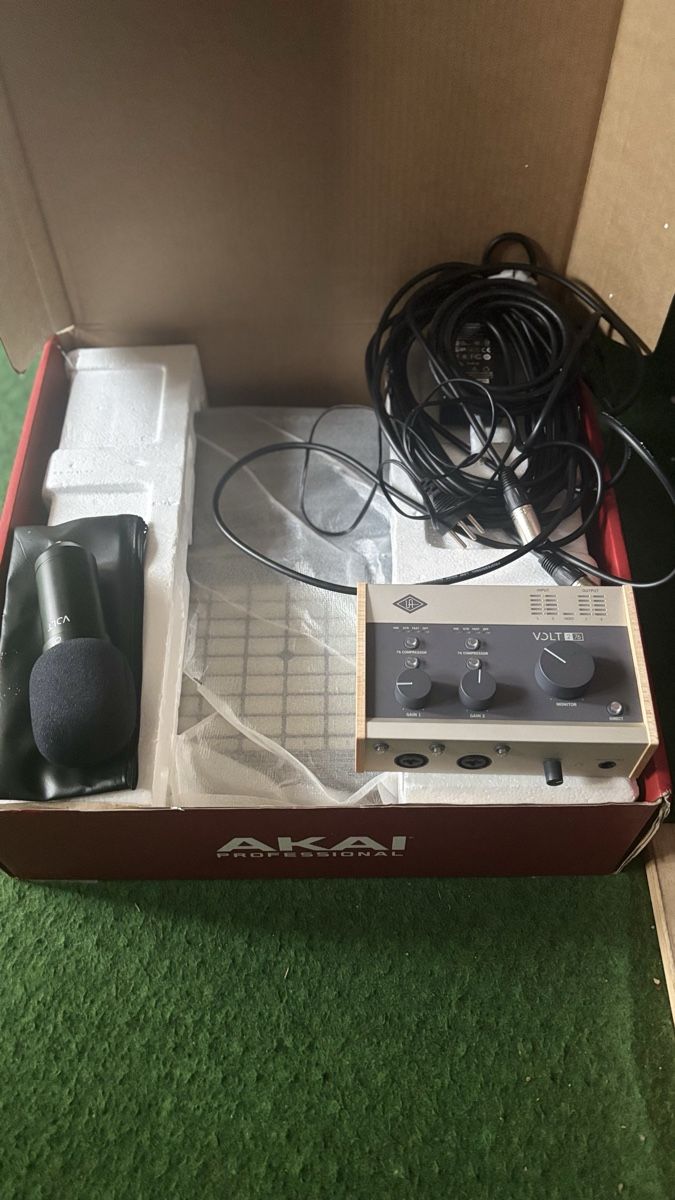Akai Strumenti musicali: PACK COMPLET AKAI FORCE + Volt 276 + Microphone  – Usato da Aigle venduto da Adramane 3