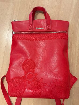 Roter Desigual Rucksack