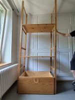 Holzregal mit Schublade