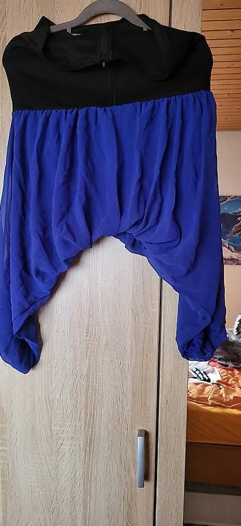 Lotti di vestiti: Mini jupes, Pfludderhose, grösse 36, Kleiderpaket  – Usato da Laupen BE venduto da Ursulam3635 3