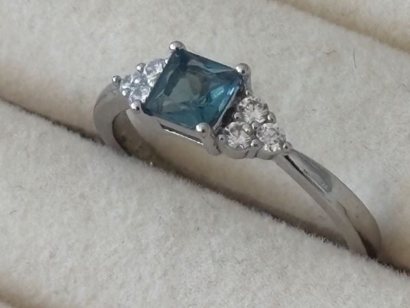 Bagues: Luxus Elegante Gr.19/9 Ring Farbe: Silber/blau – Neuf (Voir description) à Biel-Bienne par Roserosse13 4