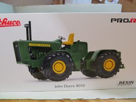JOHN DEERE 8010  SCHLEPPER  1:32  PRÄZISION MODELL