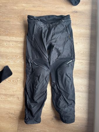 Dainese Motorradhosen mit Innenfutter Grösse 52