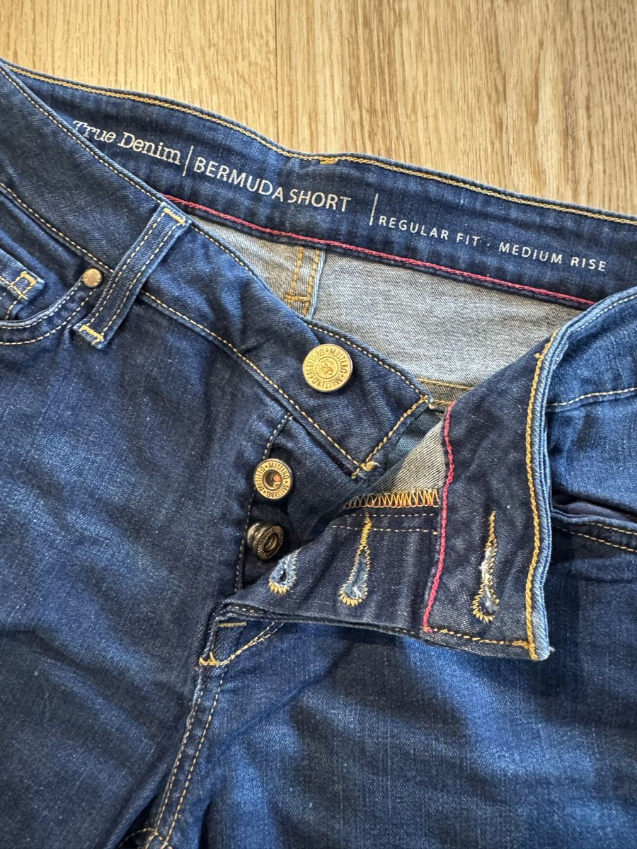 Jeans: Mustang 27 Shorts Jeans Bermuda – Gebraucht aus Kloten von now20160 2
