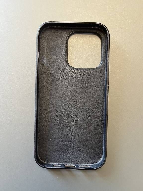 Apple Cover & Protezioni schermo: iPhone 14 Pro Leather Case original Apple Leder Hülle – Usato da Wangen b. Olten venduto da Peter_X 4