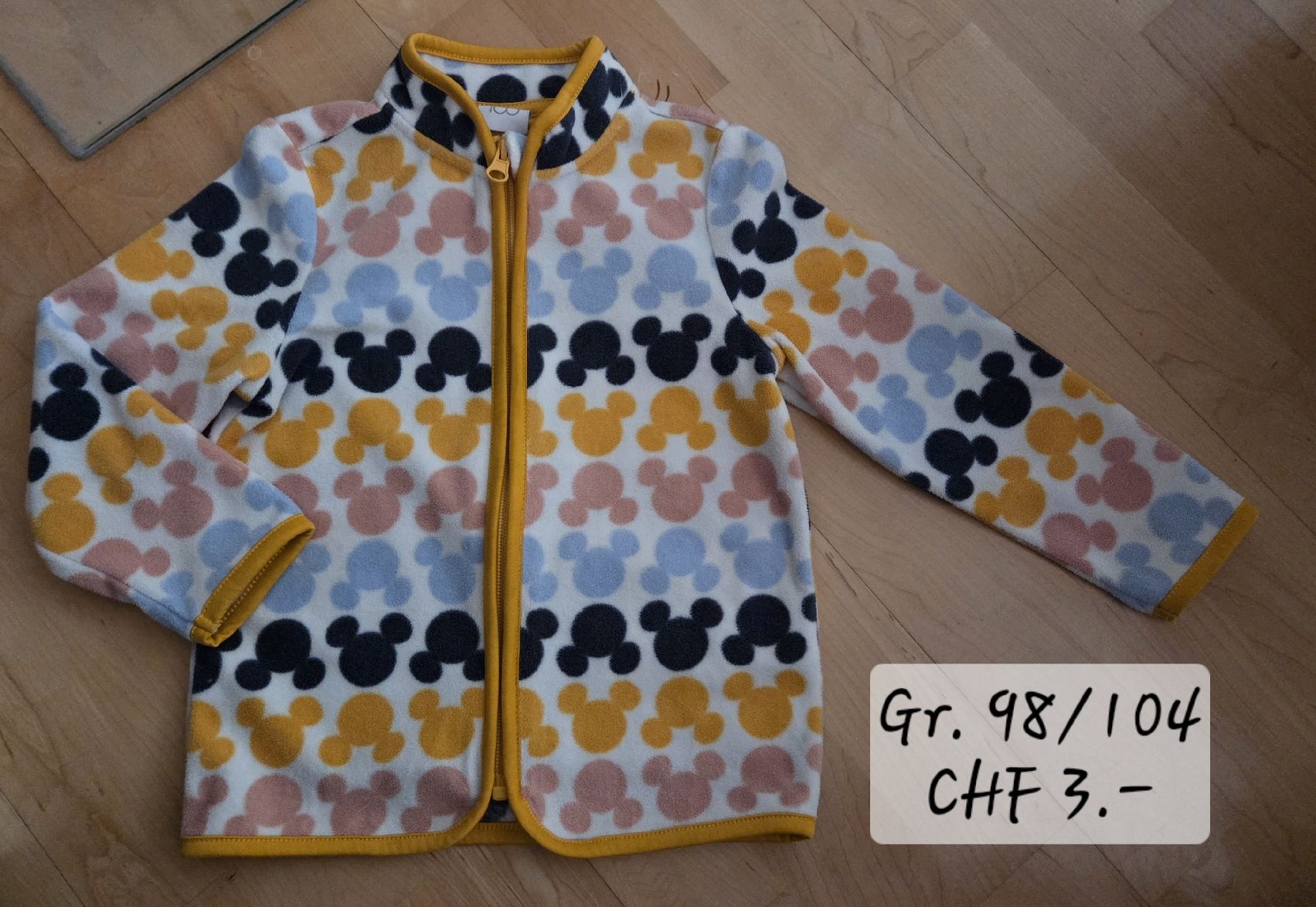 Jacken & Mäntel: Fleecejacke Mickey Mouse Gr. 98/104 – Gebraucht aus Zug von dhs87