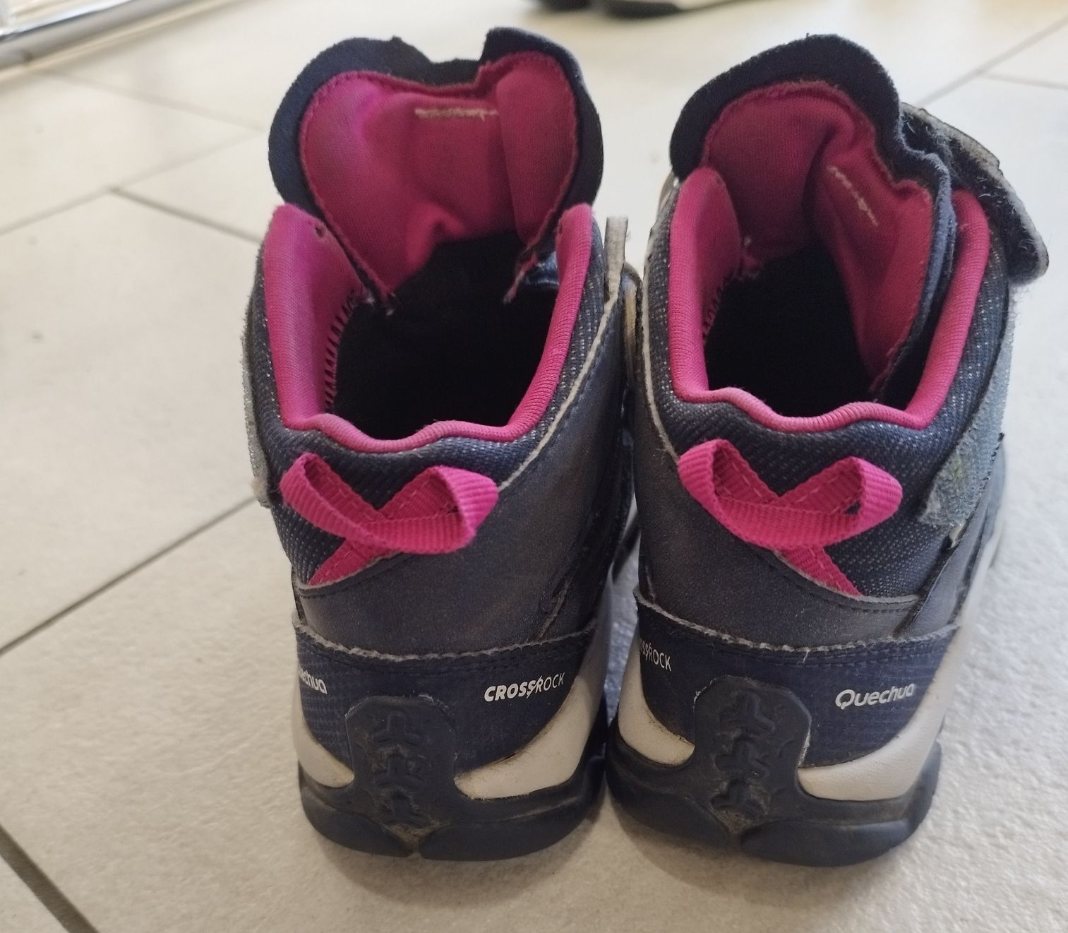 Decathlon Scarpe da uomo: chaussures de randonnées Quechua  taille 29 – Usato da Oberburg venduto da Ines2019 2