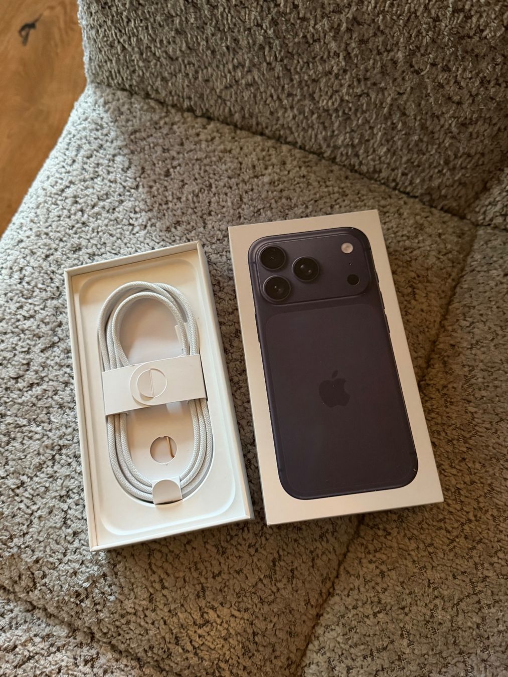 Apple Handys / Smartphones: iPhone 17 pro – Neu (gemäss Beschreibung) aus Sorens von purpureta 1