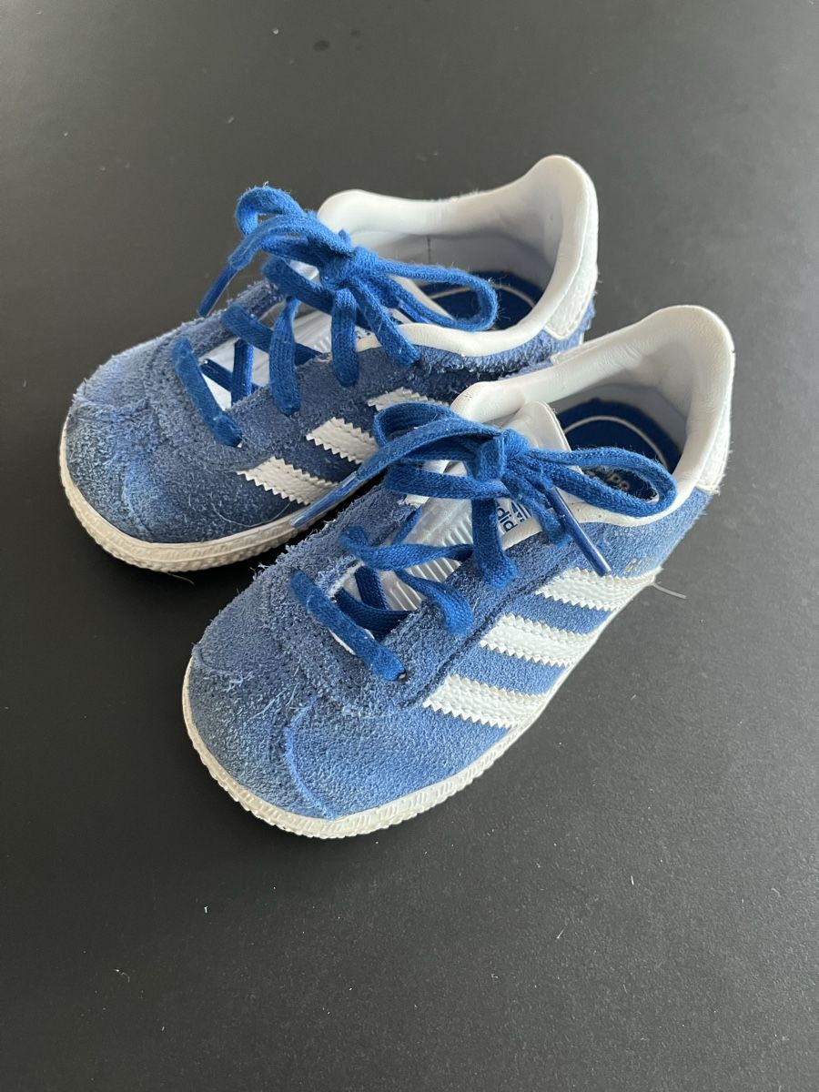 Adidas Scarpe per ragazzi: Adidas Gazelle Grösse 21 – Usato da Dübendorf venduto da helenlisa
