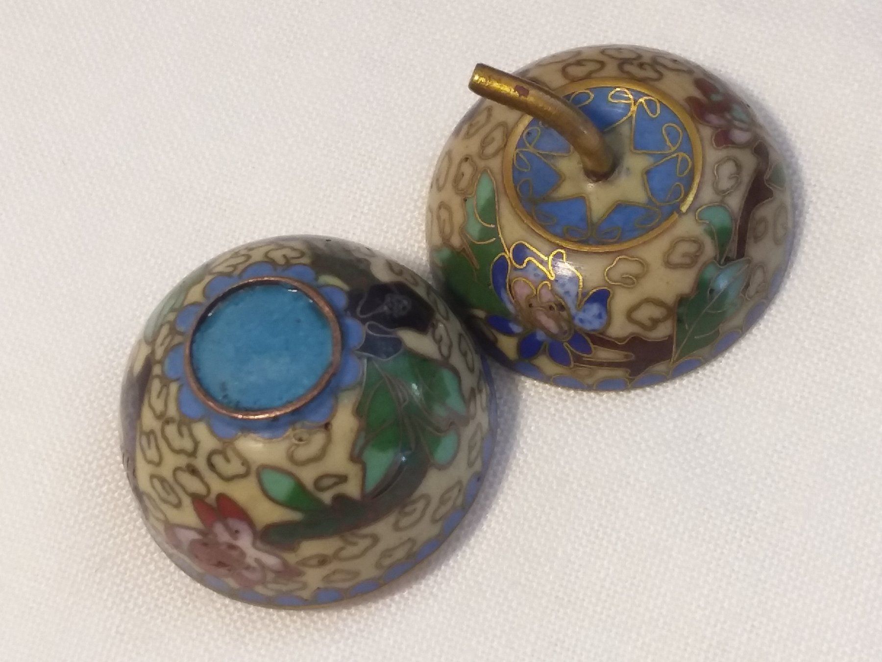 Skulpturen & Statuen: Cloisonné Apfel, alt, China – Gebraucht aus Zürich von SciTec 1