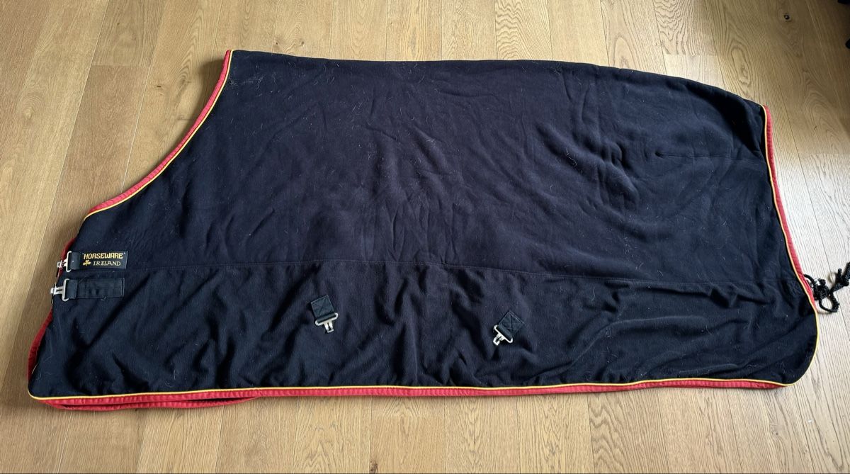 Coperte: Abschwitzdecke / Stalldecke 155 – Usato da Herrenschwanden venduto da Julieag