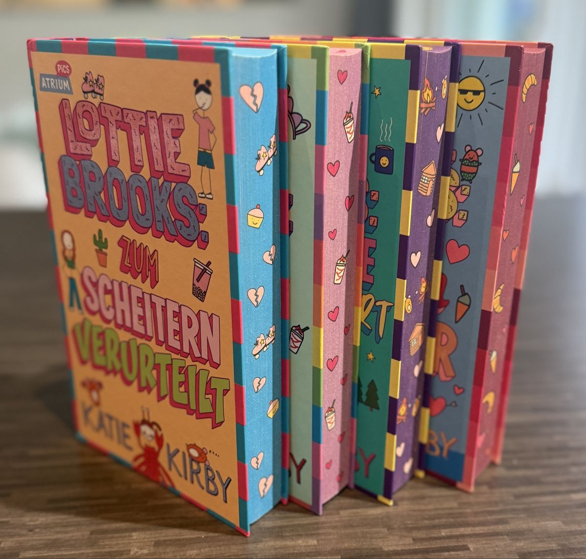 Libri: Lottie Brooks Bücher Set 4Stk – Usato da Binningen venduto da gut_p9jq 1