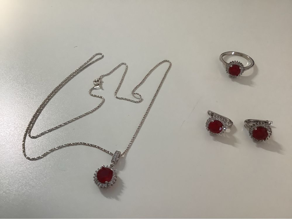 Autres bijoux: Silber Schmuck, Ohrringe, Ring, Anhänger mit roten Steinen – Neuf (Voir description) à bassersdorf par isabelleb0102