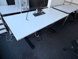 LO höhenverstellbare Bürotisch (Lot 33) 8304 Wallisellen