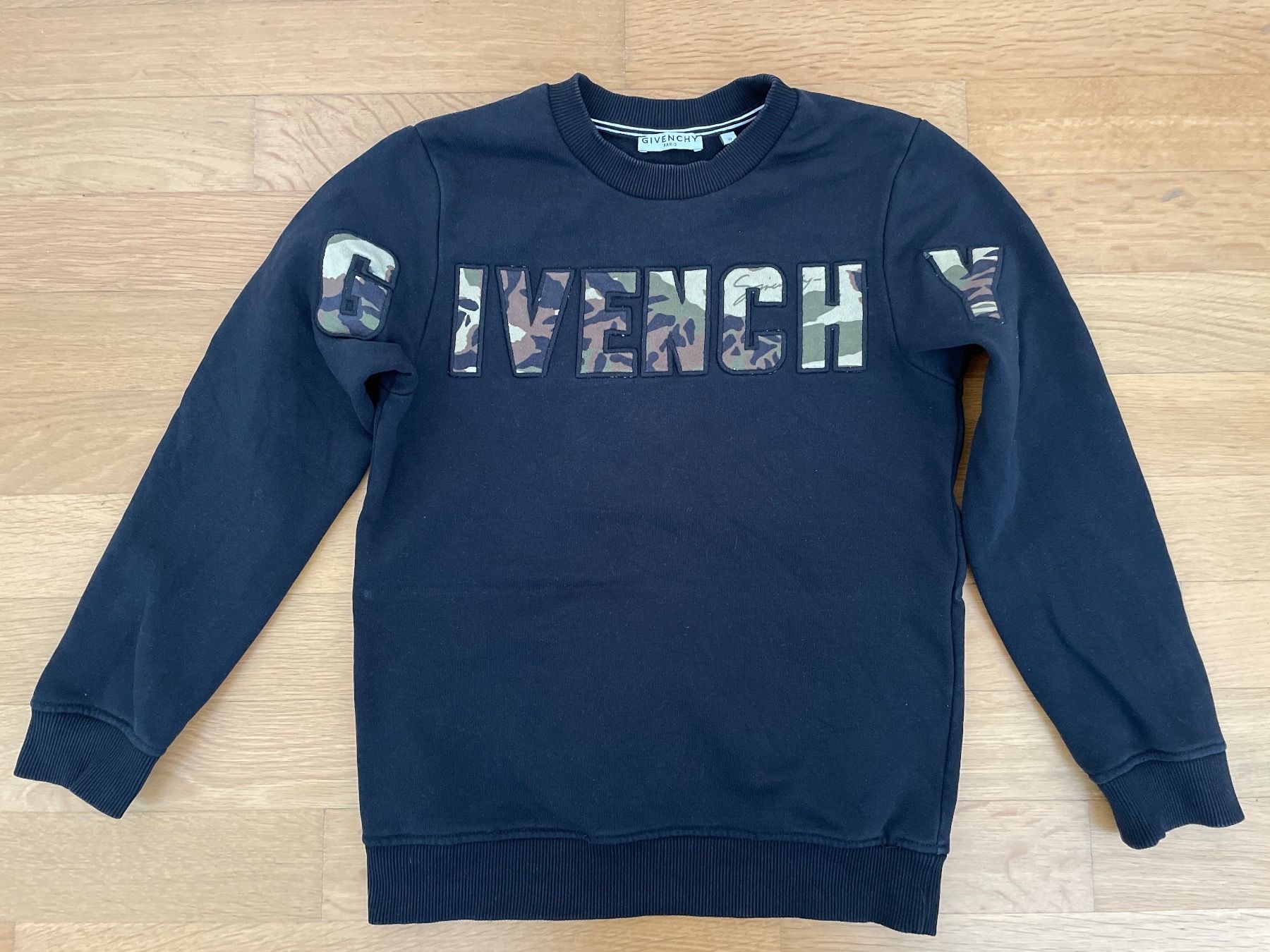 Givenchy Maglioni & Felpe: Givenchy Pullover Gr.134/140 – Usato da Zug venduto da SteffiW.