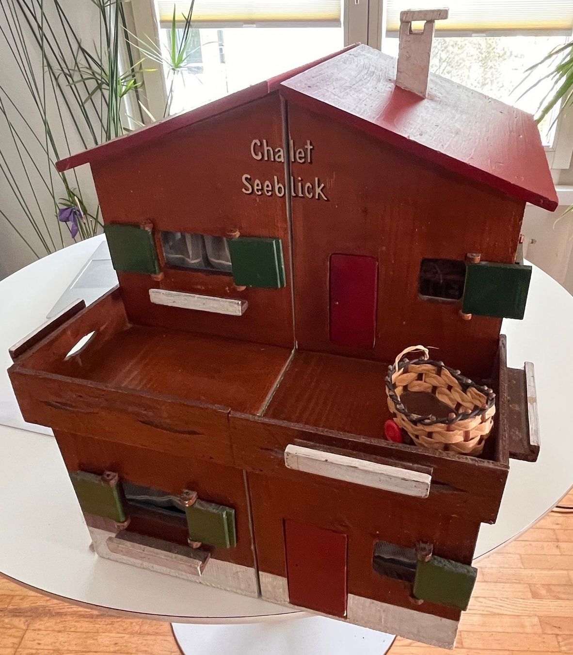 Case e mobili per bambole: Wunderschönes, antikes Puppenhaus – Usato da Zürich venduto da Ache 2