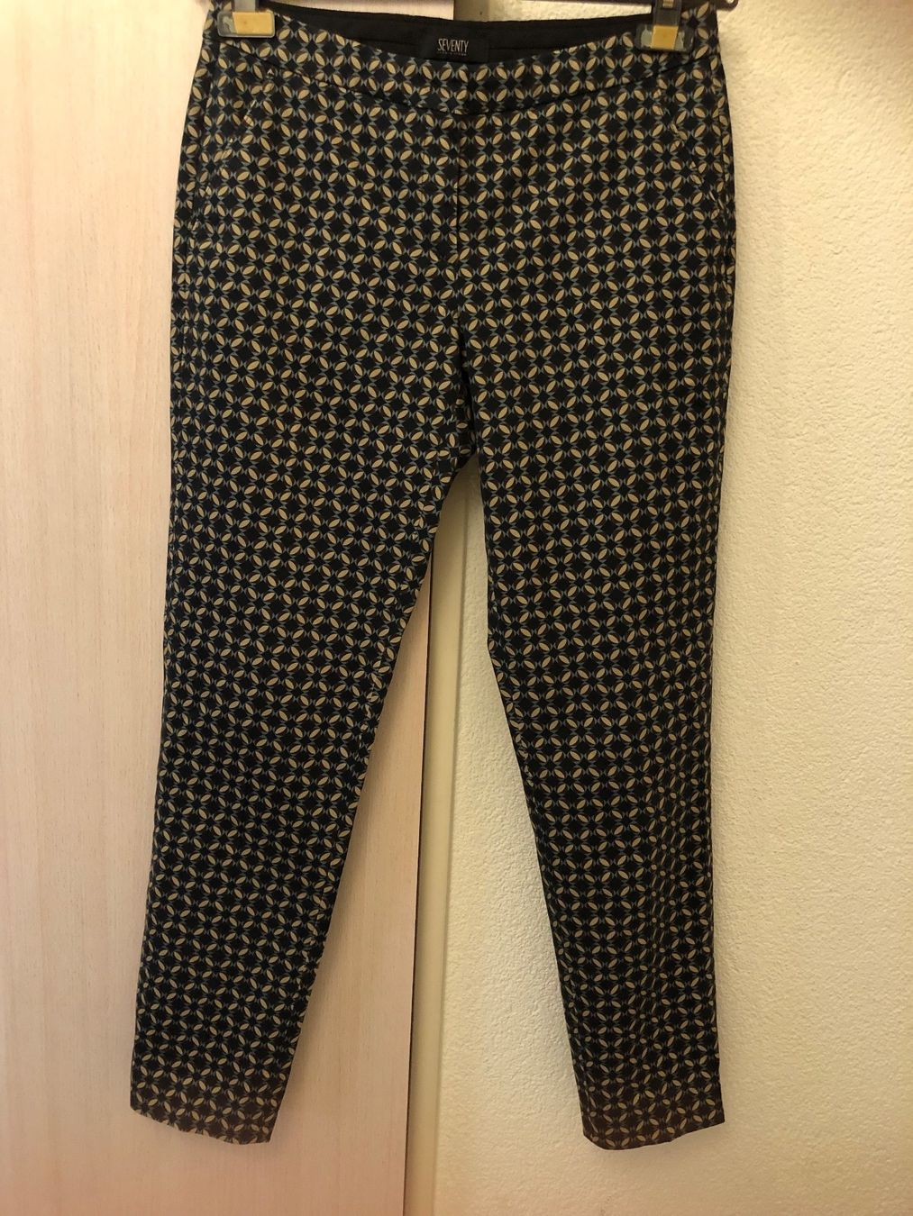 Hosen: SEVENTY DAMENHOSE – Gebraucht aus Zürich von heb_c9cj