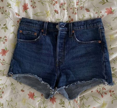 Levi Shorts W27