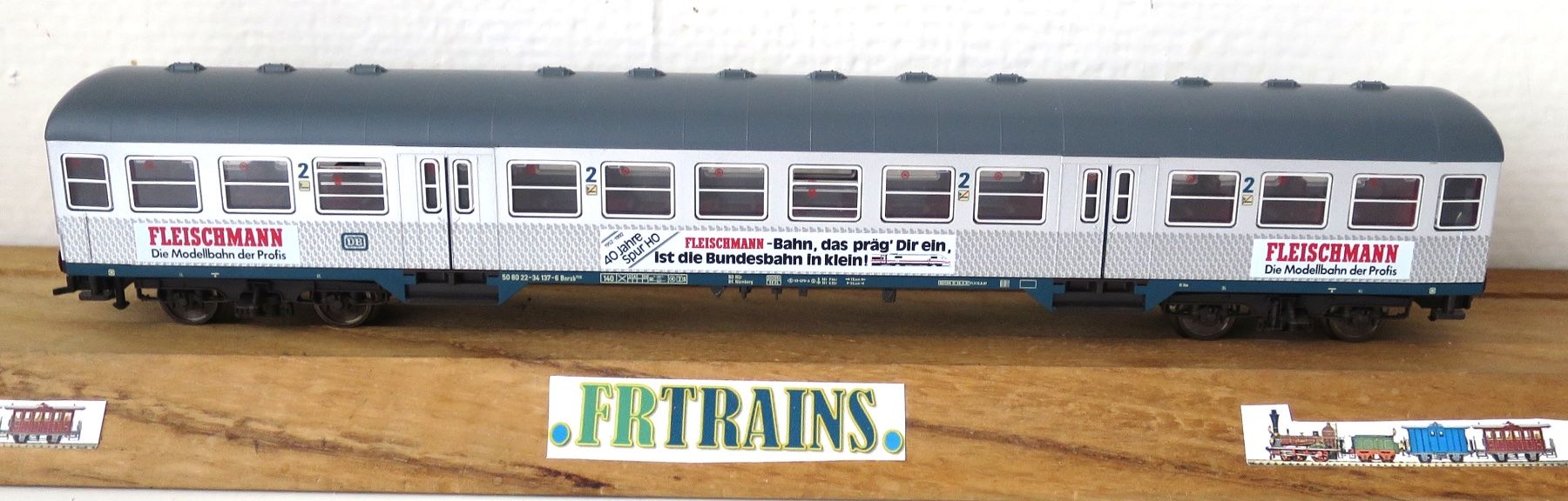 Fleischmann Modelleisenbahnen: FLEISCHMANN 5898 DB VOITURE 2 eme SILBERLING 40 ANS – Gebraucht aus Gland von FRtrains