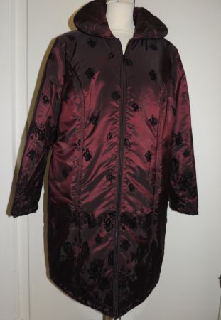 WARMER MANTEL «PAOLA» WATTIERT FLORALES DESIGN NP 169 CHF L