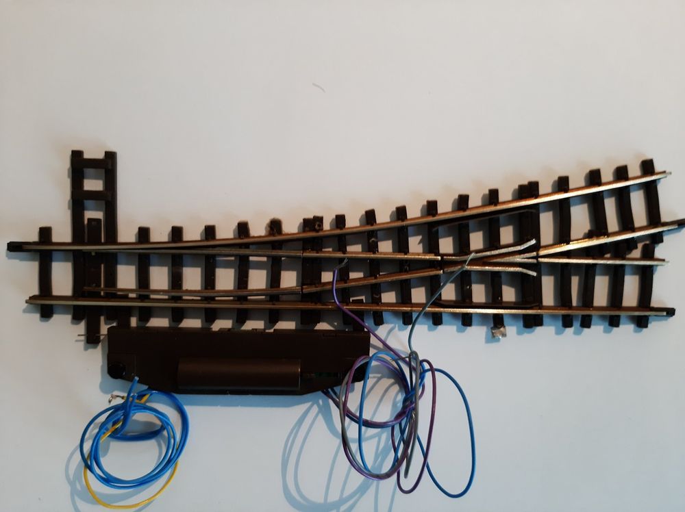 Bemo Modelleisenbahnen: Bemo H0m 4207 000 Weiche links 12° mit Antrieb – Gebraucht aus Thun von Schwarzsee48 4