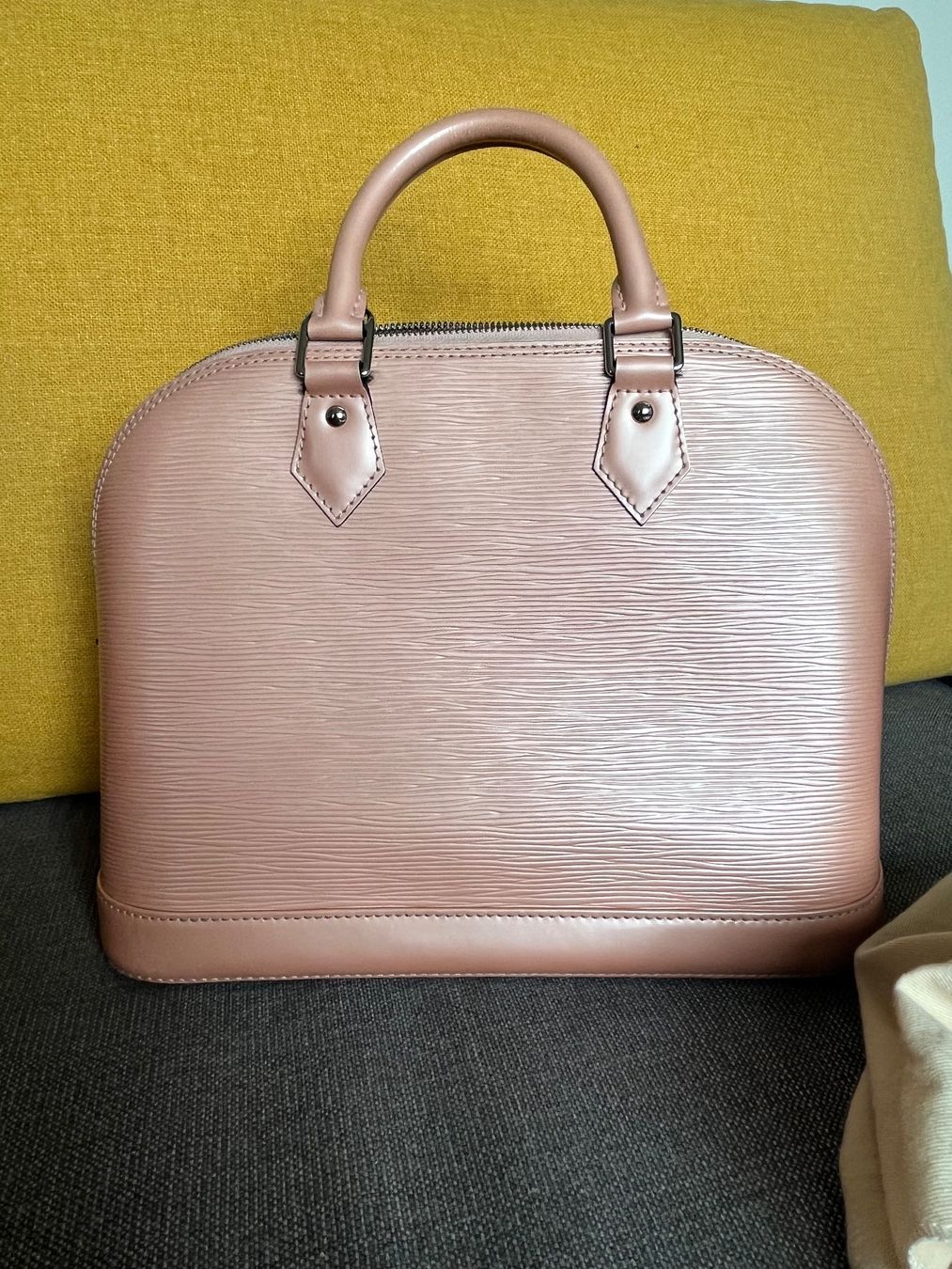 Louis Vuitton Borse da donna: Louis Vuitton Alma – Usato da Adliswil venduto da MinaMino 2