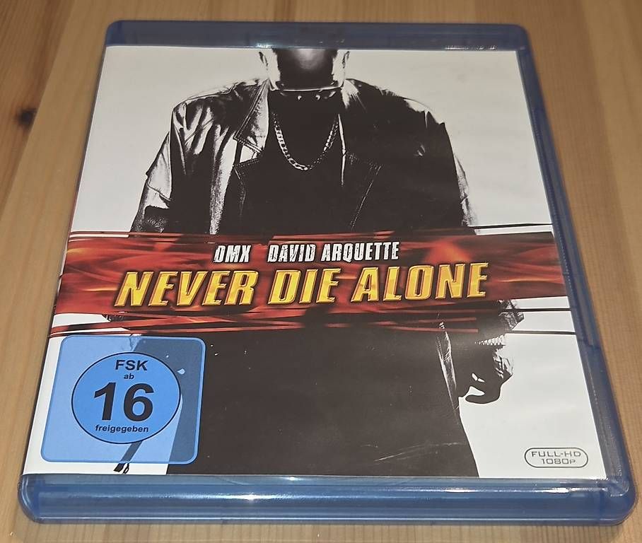 Alle DVDs: Never Die Alone (2004) (Blu-ray) – Gebraucht aus Lenzburg von Djroc