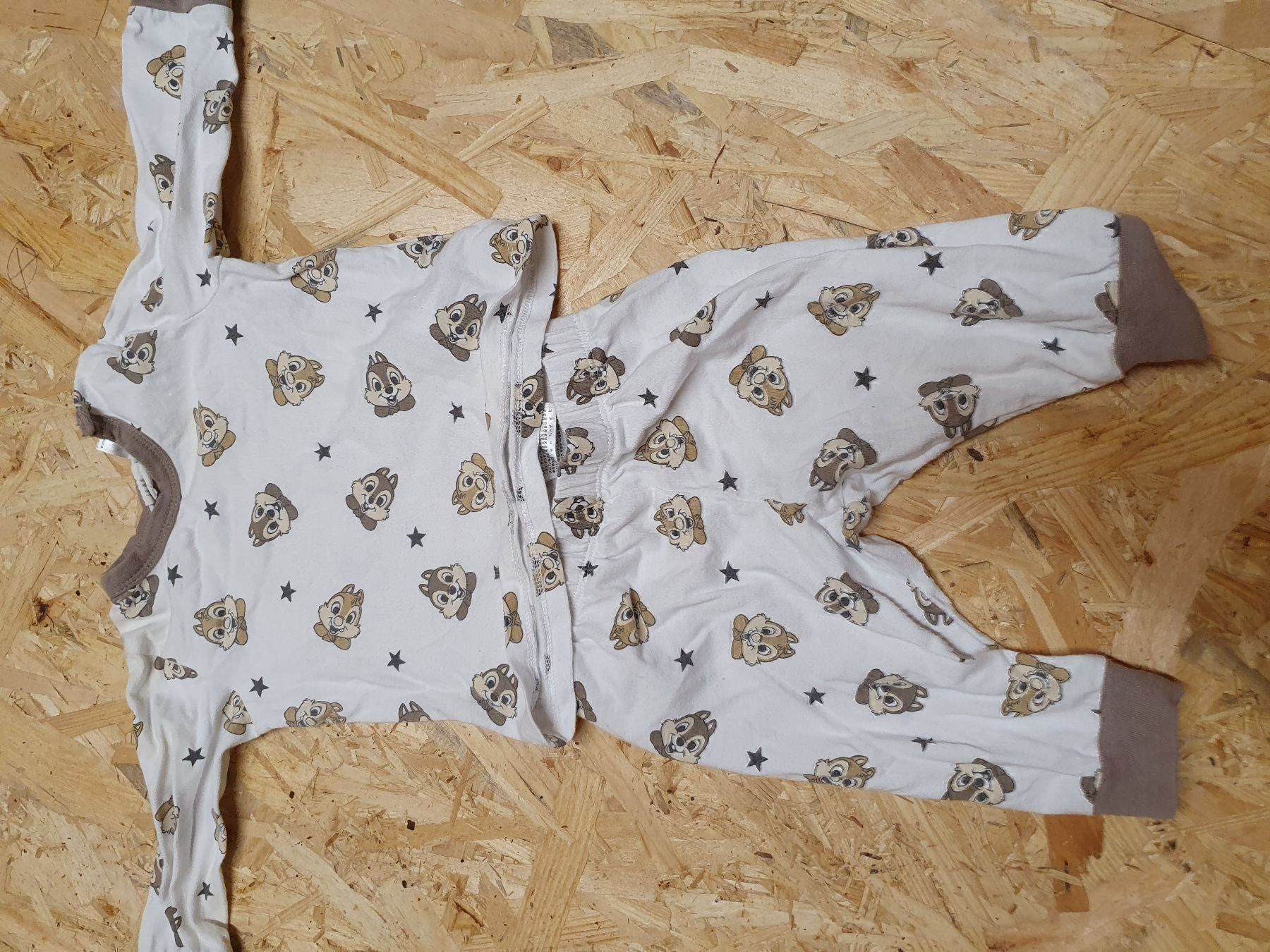 Disney Pigiama & Simili: Disney A und B Hörnchen Pyjama Grösse 62 – Usato da Berg TG venduto da lisboa.sky