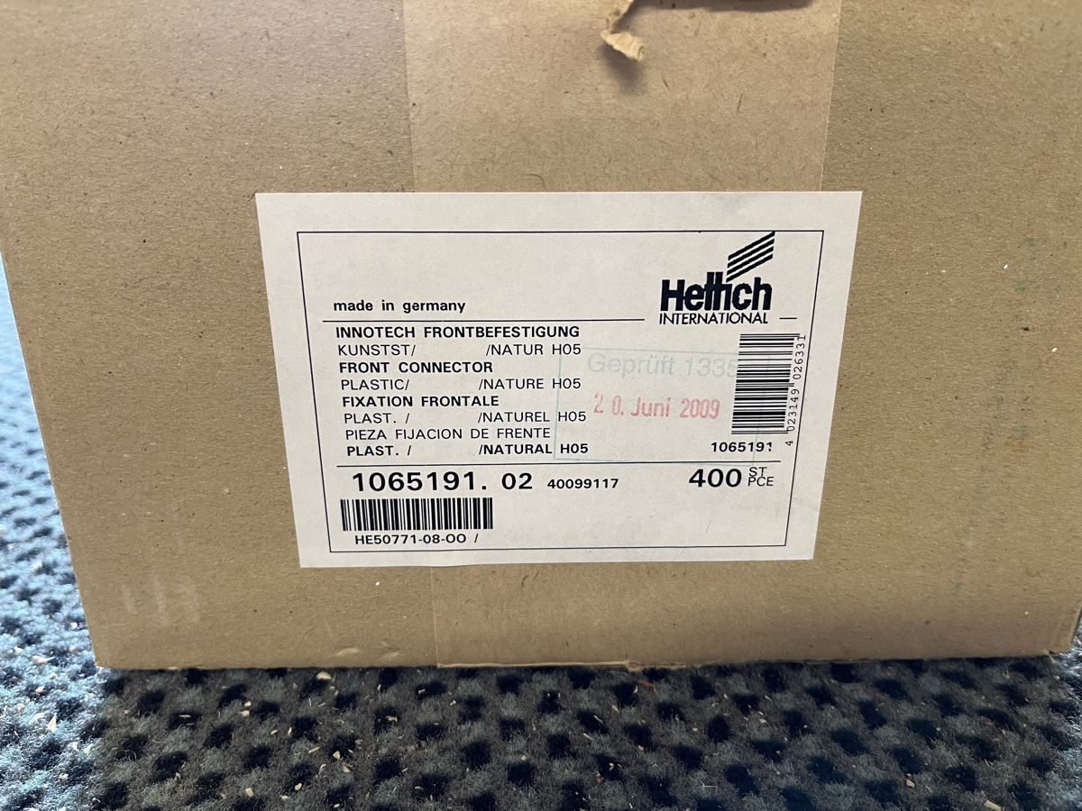 Hettich Ferramenta: Hettich Innotech Frontbefestigung 1 Pack – Nuovo (secondo la descrizione) da Horgen venduto da Rokes 1