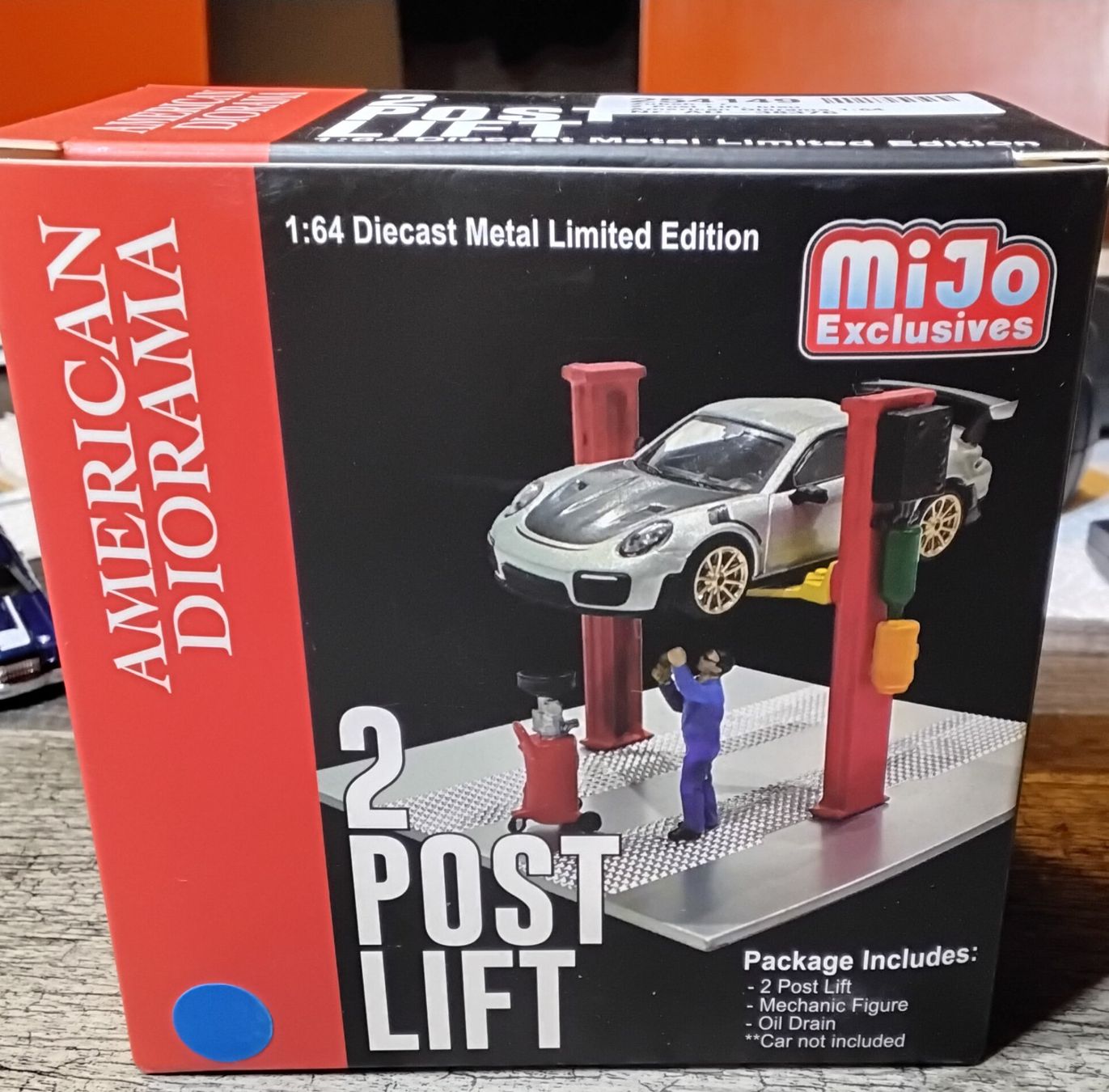Modellini d'auto: Hebelift 1/64 diecast mit 2 Figuren – Nuovo e nell'imballaggio originale da Pfyn venduto da Wildwilli