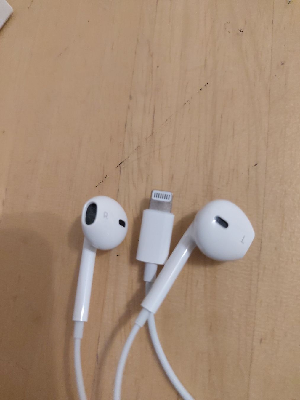 Apple Cuffie: Apple EarPods mit Lightning Anschluss – Usato da St.Gallen venduto da Enka_Var 1