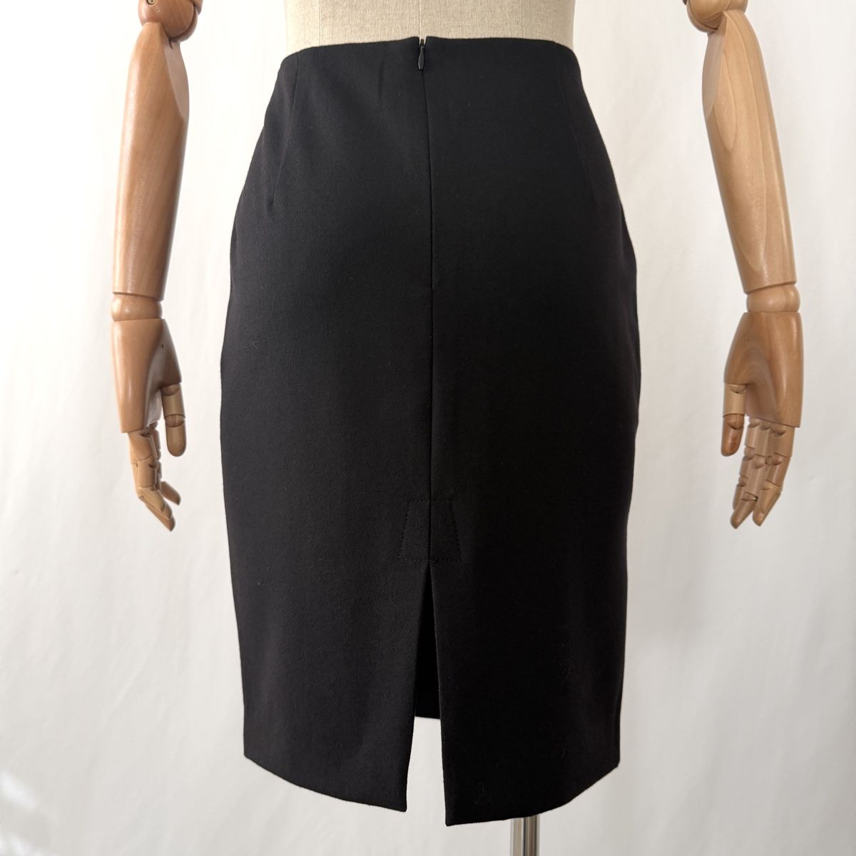 Akris Gonne: AKRIS New Wool Skirt – Nuovo (secondo la descrizione) da Emmen venduto da Colette-Juliette 3
