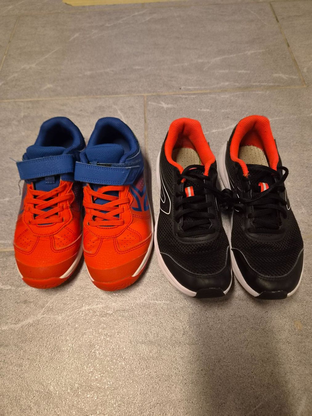 Schuhe für Mädchen: 2 × Hallen- oder Turnschuhe Gr.36 – Gebraucht aus Konolfingen von torina85