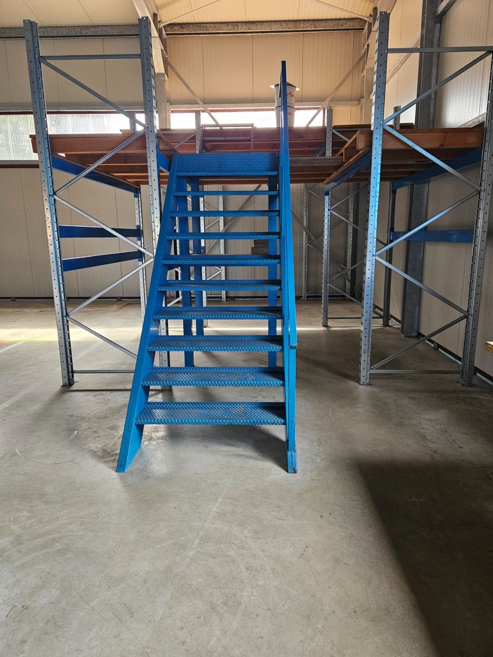 Treppen: Starke metall Treppe mit podest – Gebraucht aus Recherswil von hubelmatt 2