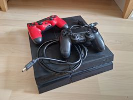 PS4 mit zwei Kontroller
